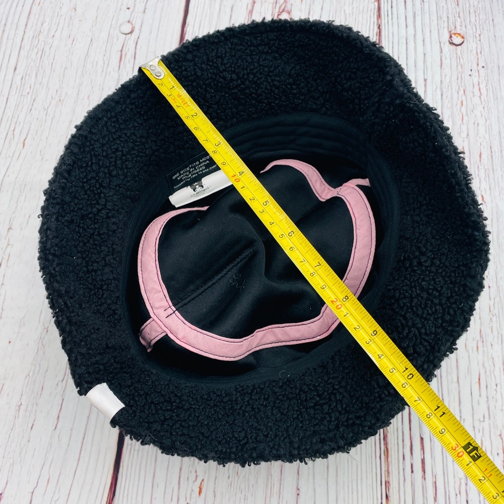 Kuromi Sanrio Bioworld Black Sherpa Faux Fur Bucket Hat with Ears SIL-34706 OSFM - Picture 8 of 8